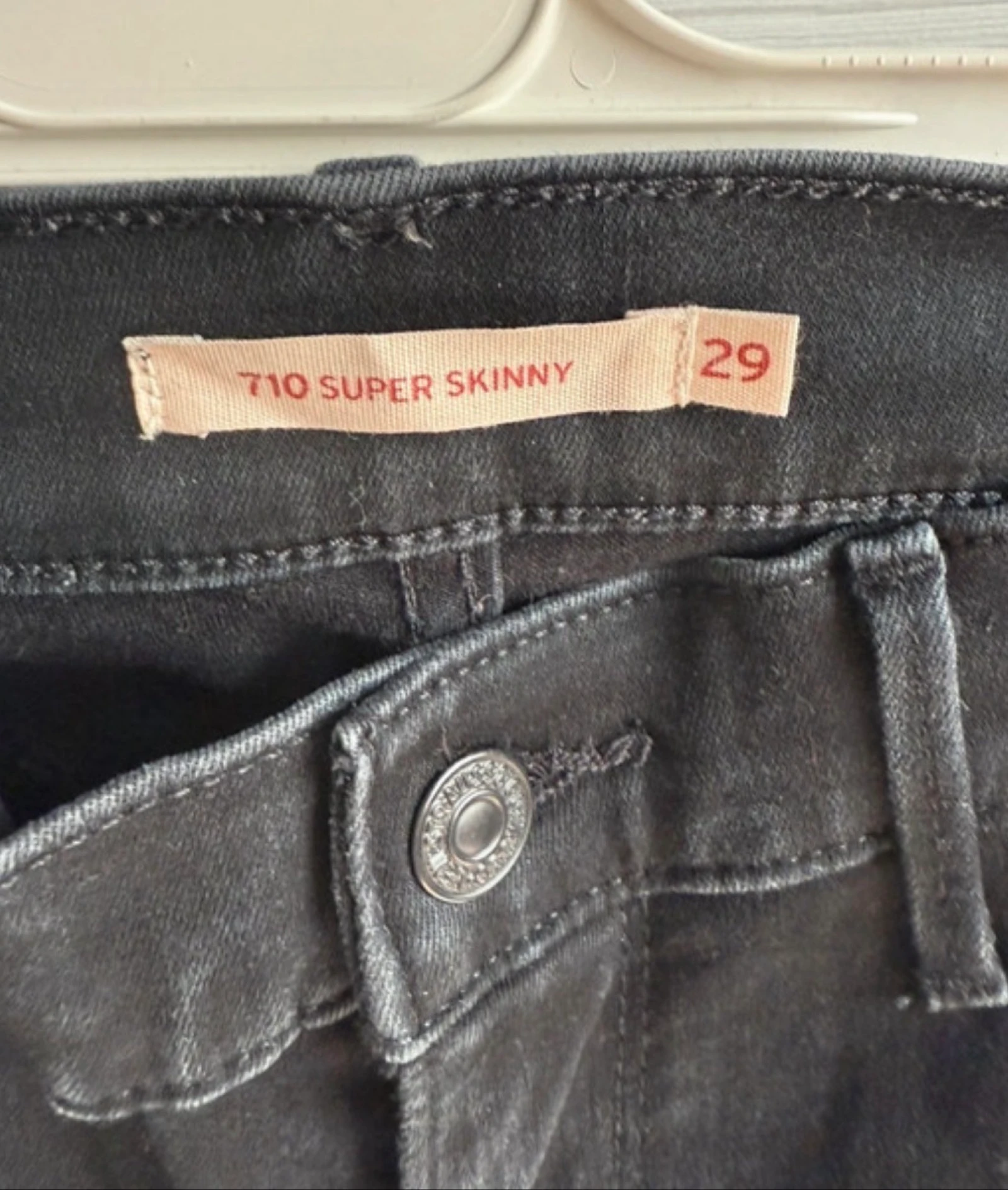 Calça jeans skinny preta Levi's 710 Super Skinny tamanho 29 – photo 5